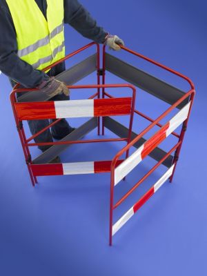 folding safety barrier